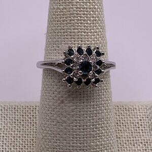 Elegant Silver and Blue Stone Ring, size 7, 18kghe